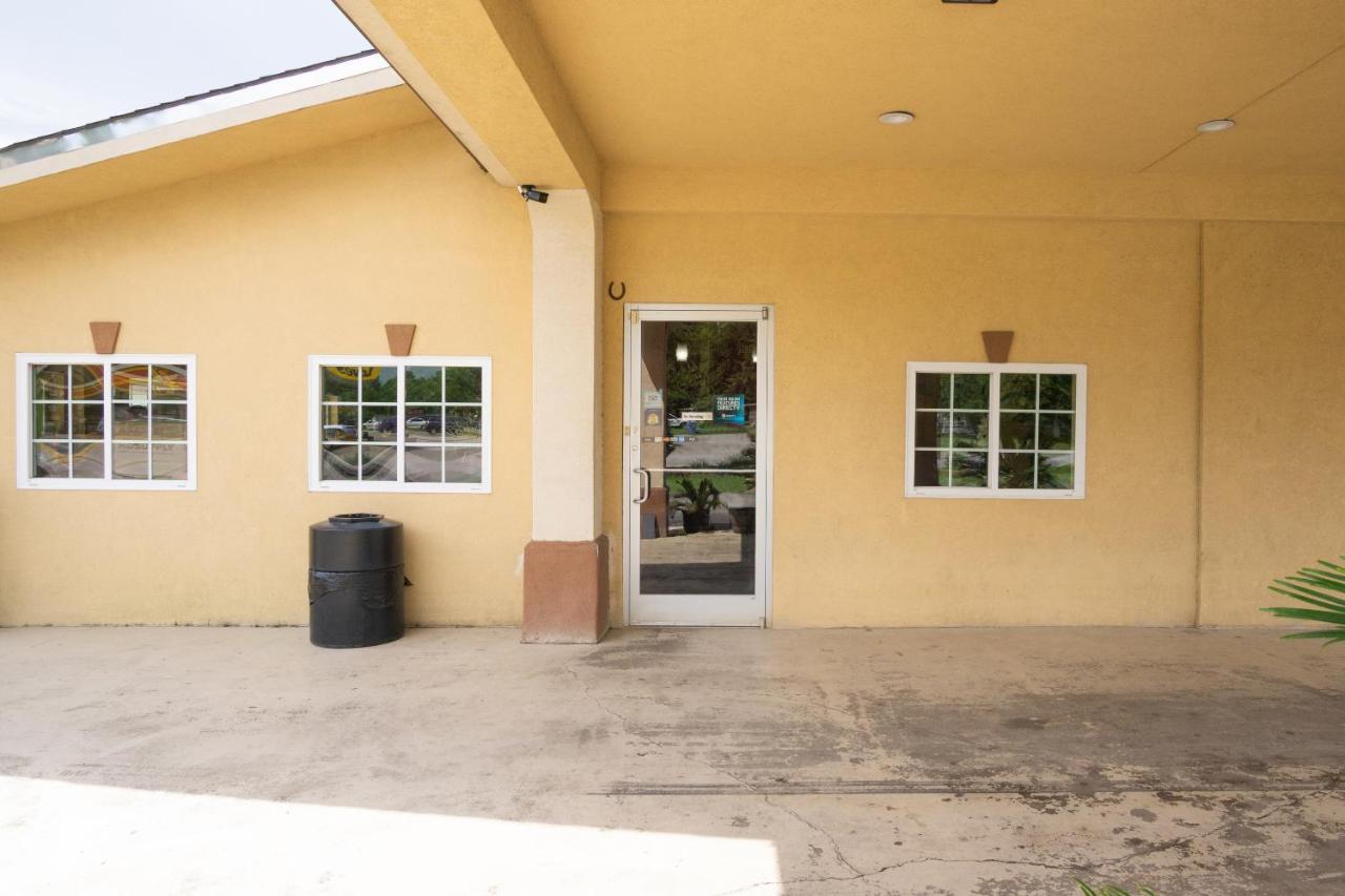 Woodridge Inn And Suites Miami Ngoại thất bức ảnh